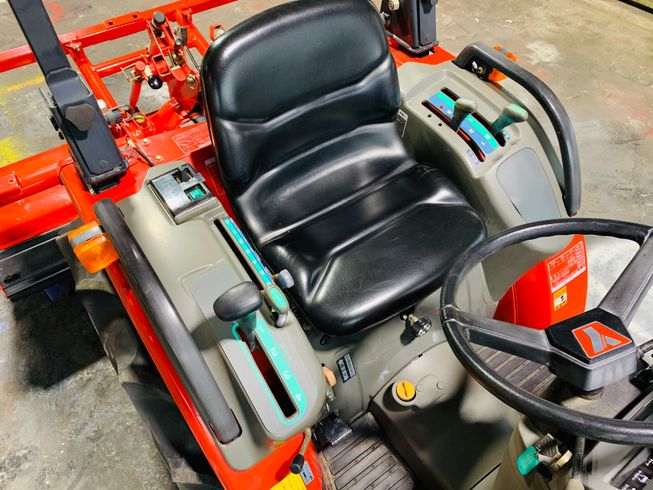 トラクター AF220S 写真３