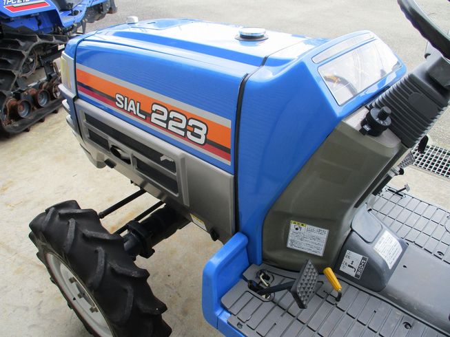 トラクター TF223 写真５