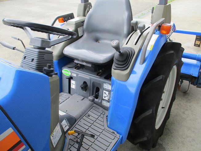 トラクター TF223 写真４