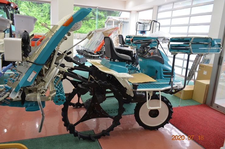 田植機 ZP67-T5-R 写真２