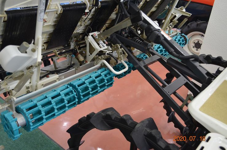 田植機 ZP67-T5-R 写真５