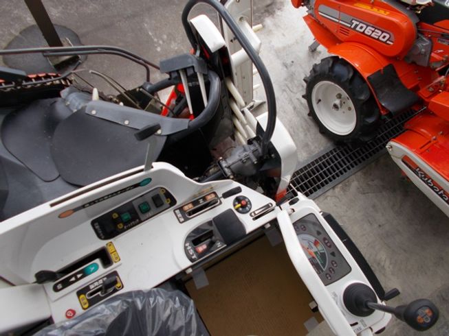 コンバイン ARC216GLW 写真５