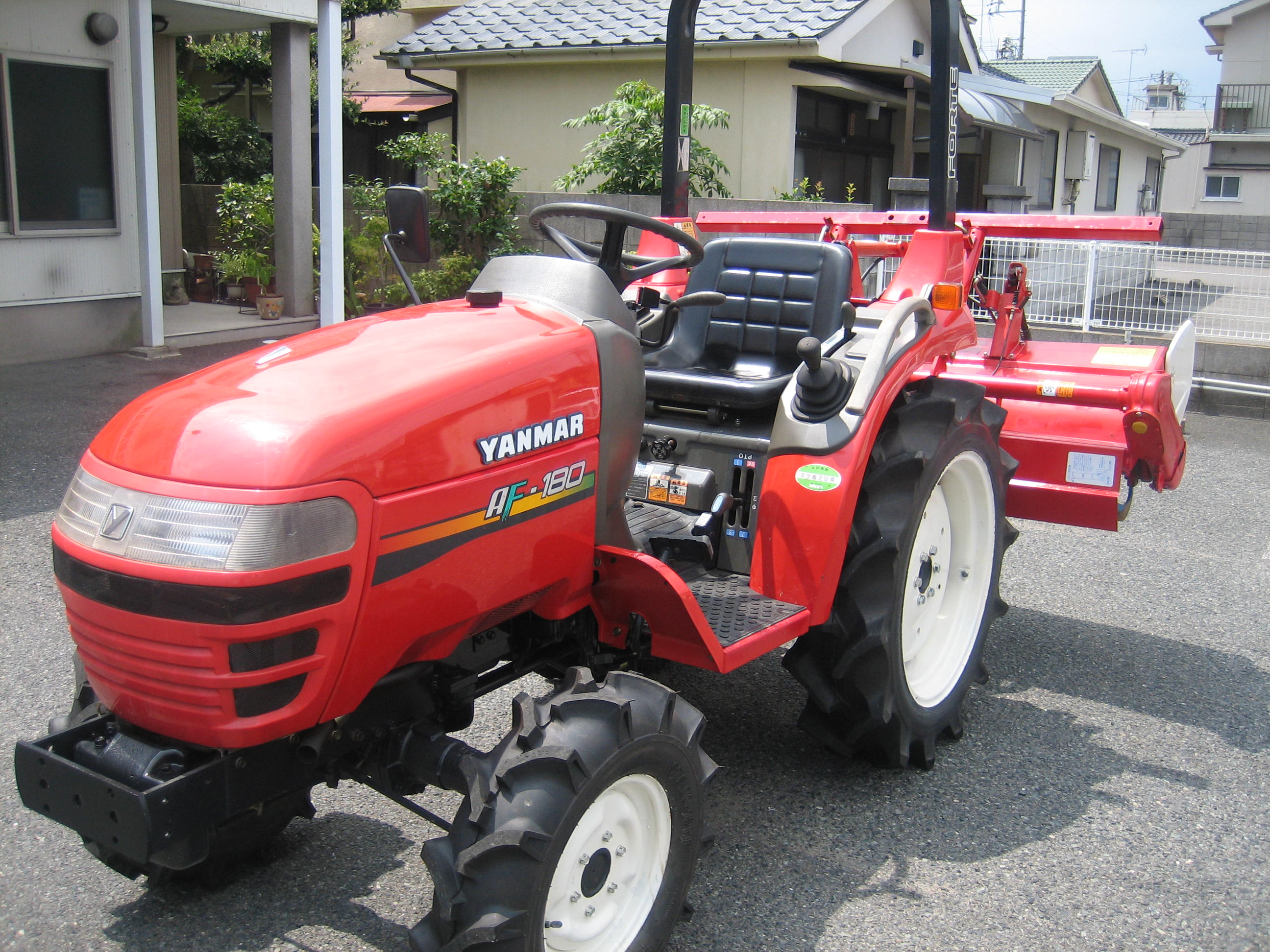 トラクター AF-180VUS 写真２