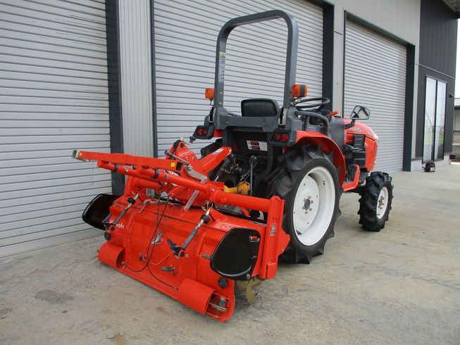 トラクター KB185 写真２