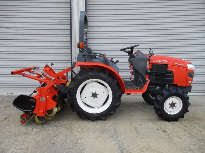 トラクター KB185 写真３