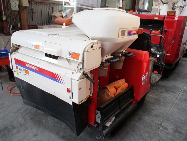 コンバイン Ee3 写真３