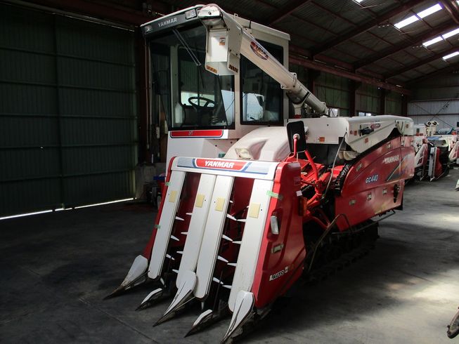 コンバイン GC440 写真２