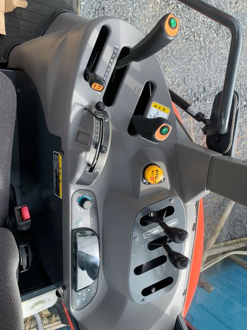 トラクター MZ555.QMAXCUK1 写真５