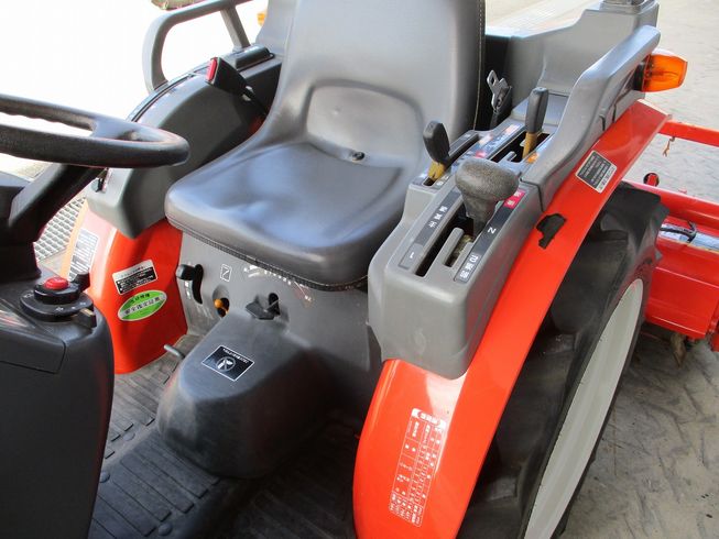 トラクター GB20-BSMA 写真４