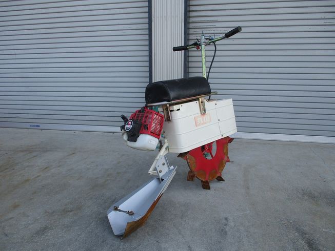 乗用溝切り機 MKF-A430  写真４