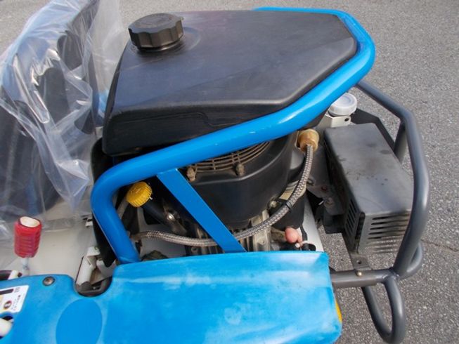 草刈機 ARM88 写真３