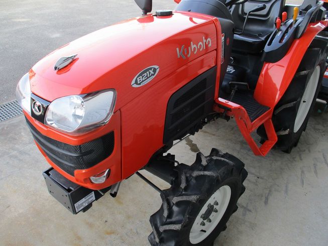 トラクター B21X 写真２