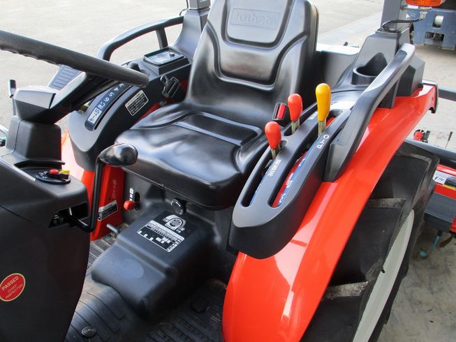 トラクター B21X 写真３