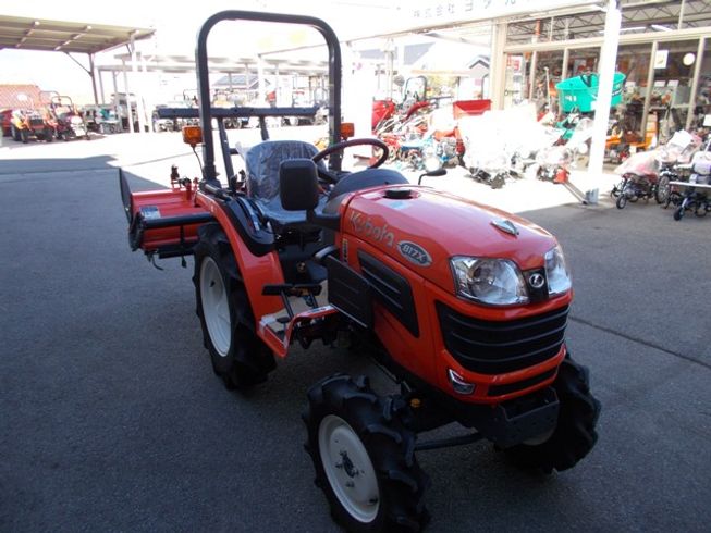 トラクター B17XBSMAG 写真２