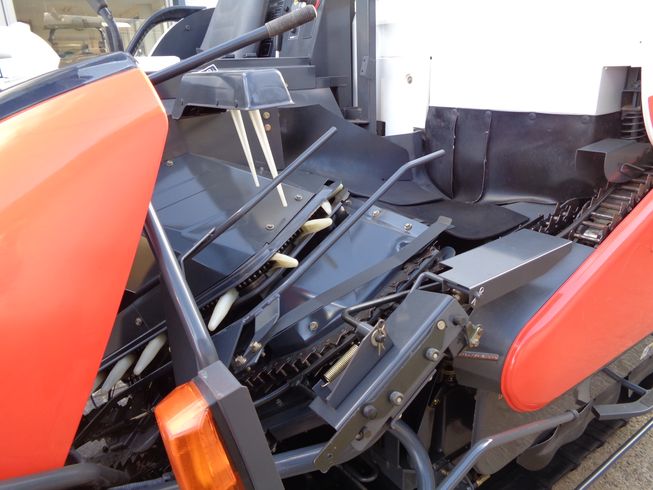 コンバイン ARN327ADXW 写真５