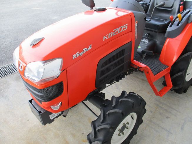 トラクター KB205 写真２