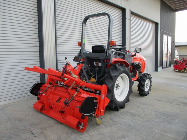 トラクター KB205 写真３