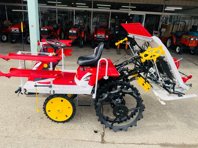 田植機 YR4J 写真４