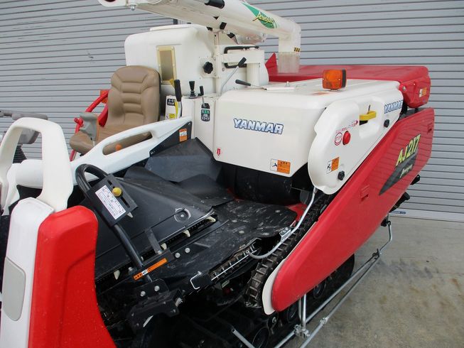 コンバイン AJ217 写真４