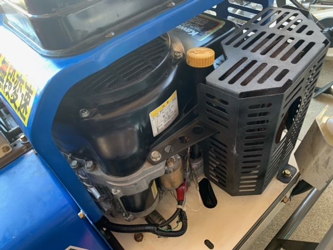 草刈機 RM86 写真３