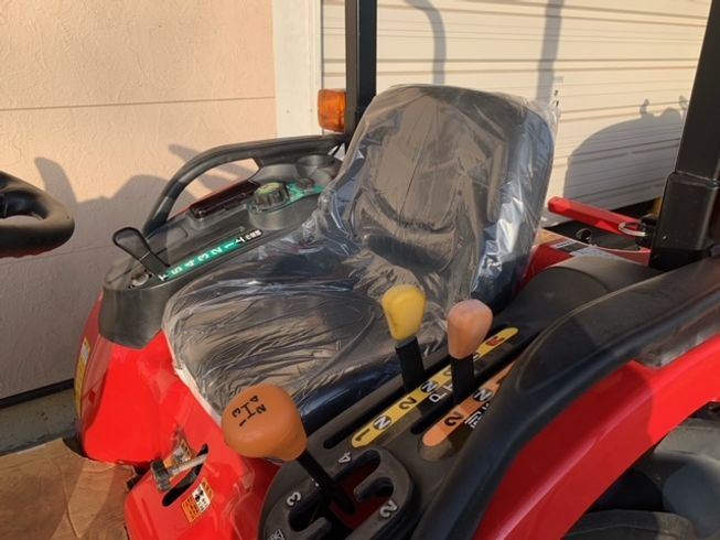 トラクター EG118VUS4M 写真２