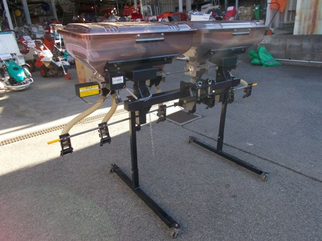 散布機 CS130R 写真３