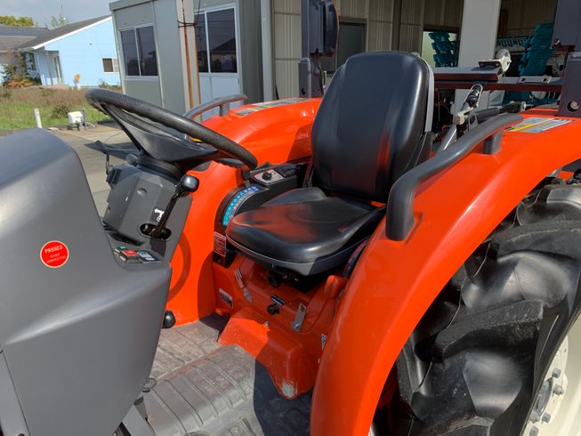 トラクター KL31Rハイスピード 写真２