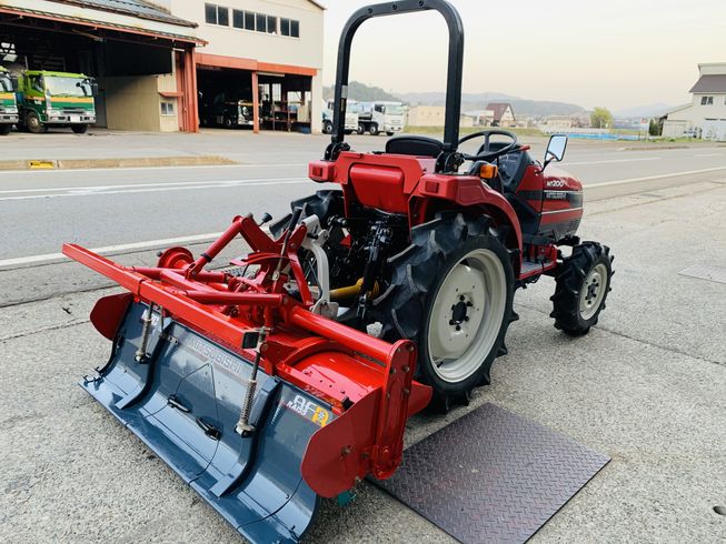 トラクター MT200 写真３