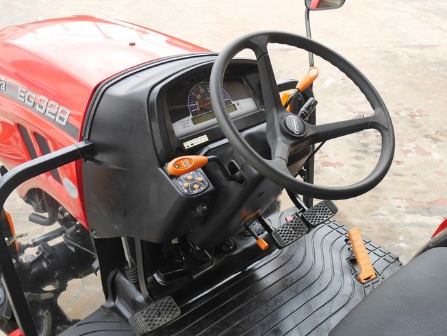 トラクター EG328 写真５