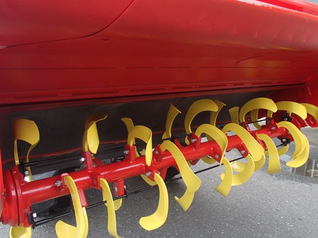 トラクター ＥＧ222-ＶＵＫＳ5Ｍ 写真６