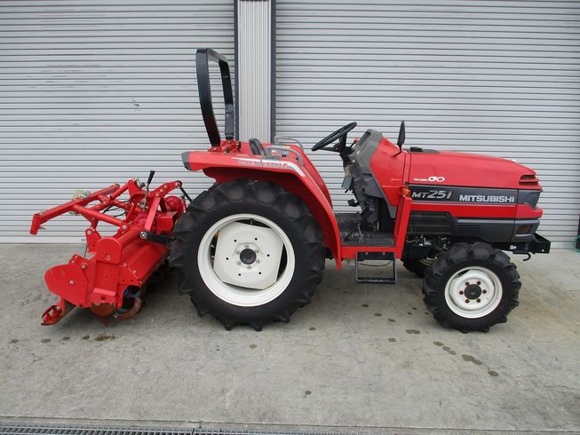 トラクター MT251 写真２
