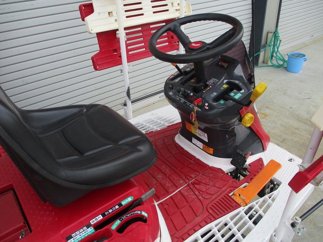 田植機 YR6J 写真８