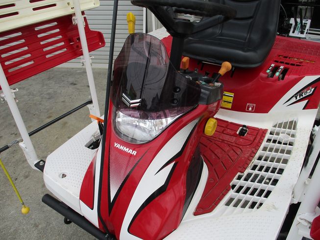 田植機 YR6J 写真９