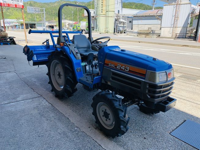トラクター TF243 写真２