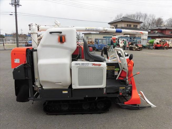 コンバイン ER211 写真２