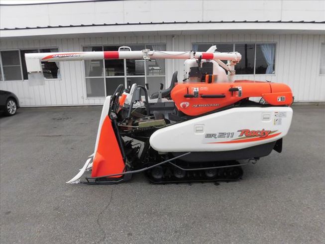 コンバイン ER211 写真４