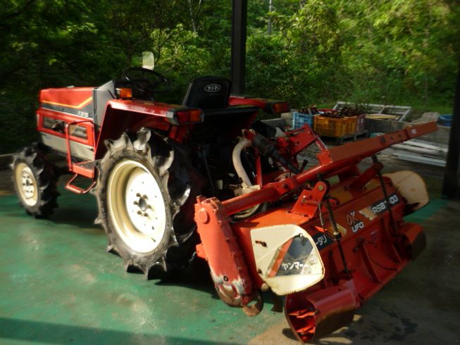 トラクター F215D 写真２