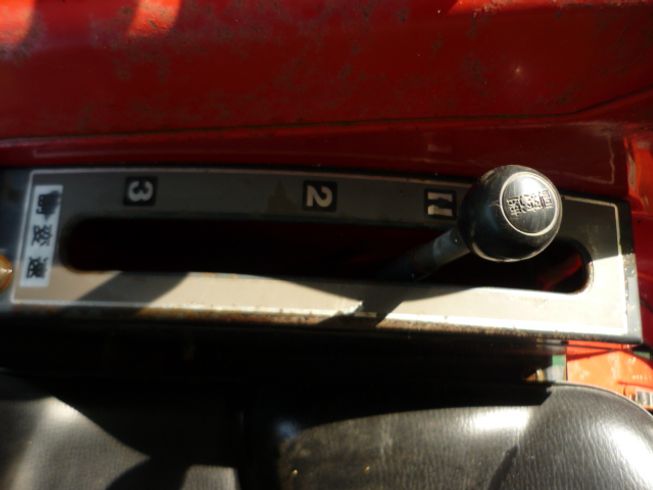 トラクター F215D 写真９