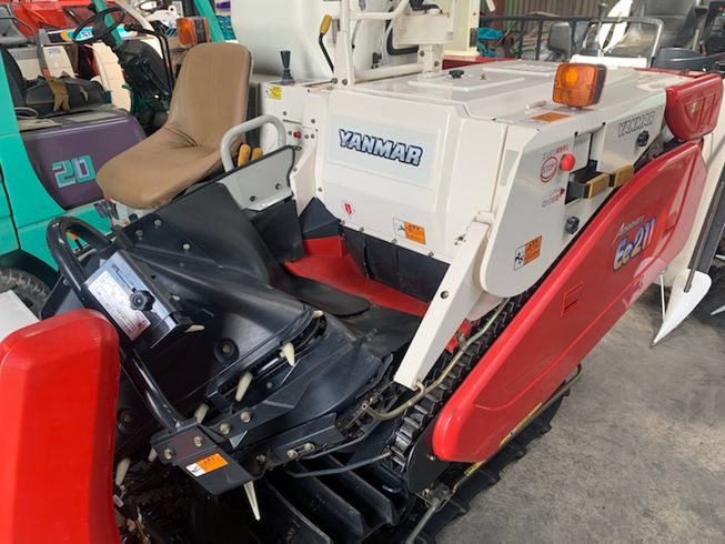 コンバイン Ee211 写真３