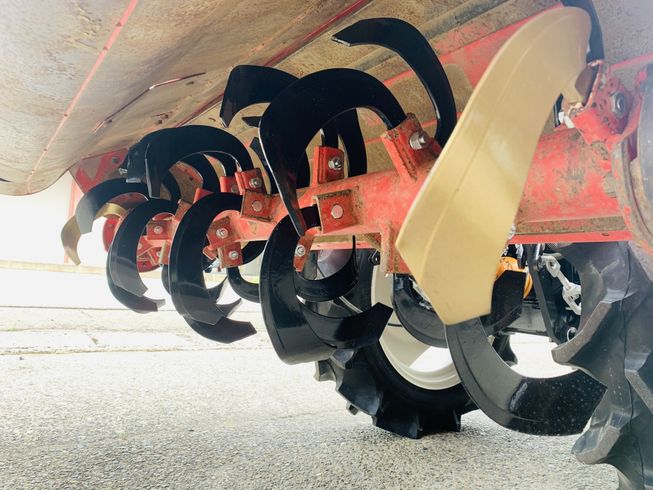 トラクター MTZ21 写真９