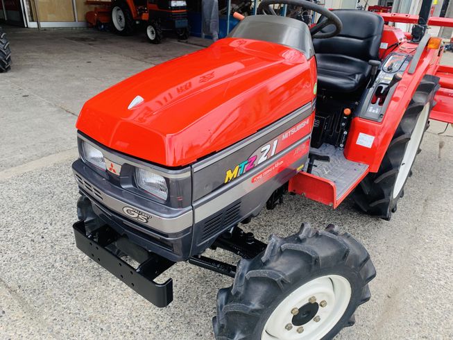 トラクター MTZ21 写真３