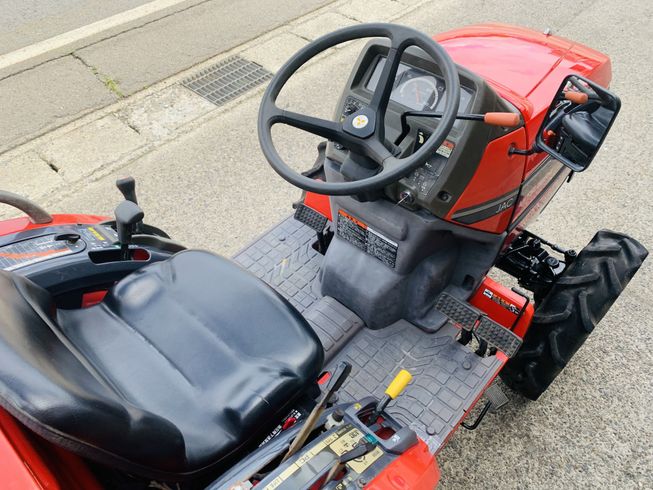 トラクター MTZ21 写真６