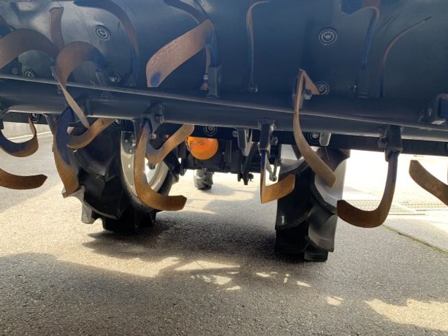 トラクター FT240QBMAJQF7SC 写真８