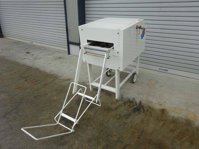 育苗箱洗浄機 HNW-300 写真８