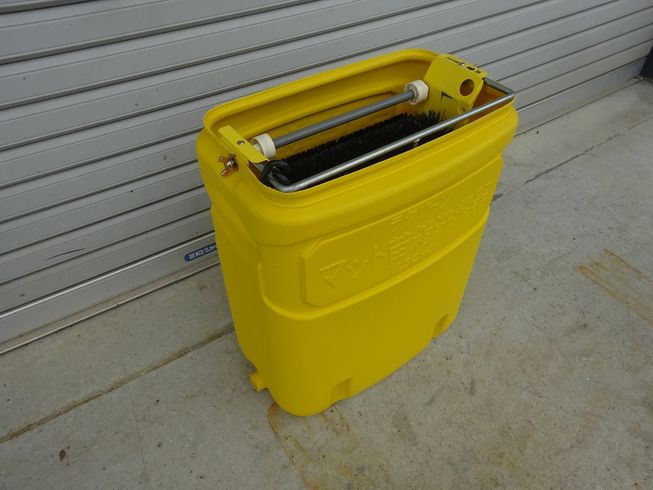 苗箱洗浄器 LSC-4 写真２