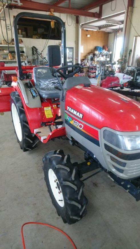 トラクター AF120UVP 写真２