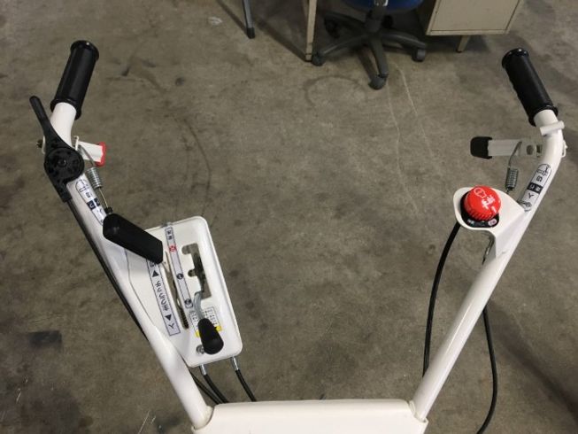 草刈機 HR402 写真５