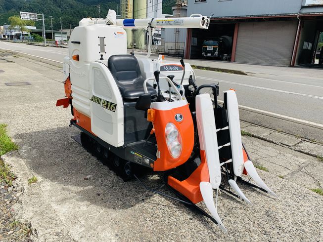 コンバイン ARN216-GLW 写真２