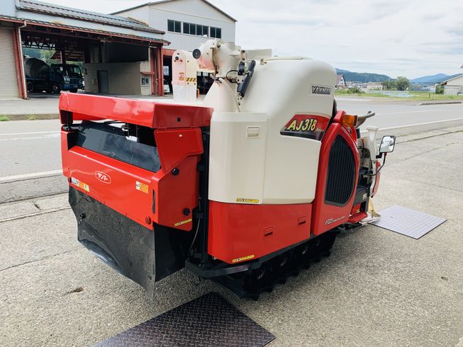 コンバイン AJ318 写真３