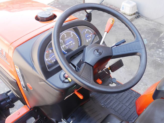 トラクター KB21 写真５